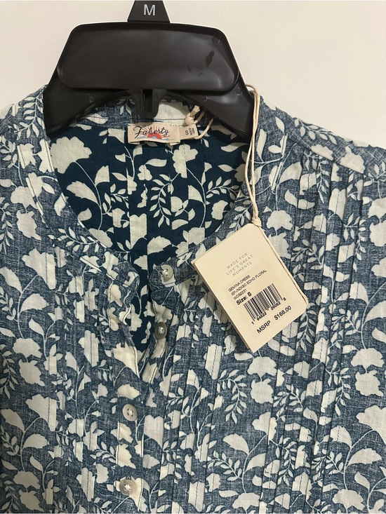 Faherty Dresses & Skirts - Faherty Navy and White Floral Pintuck Mini Dress